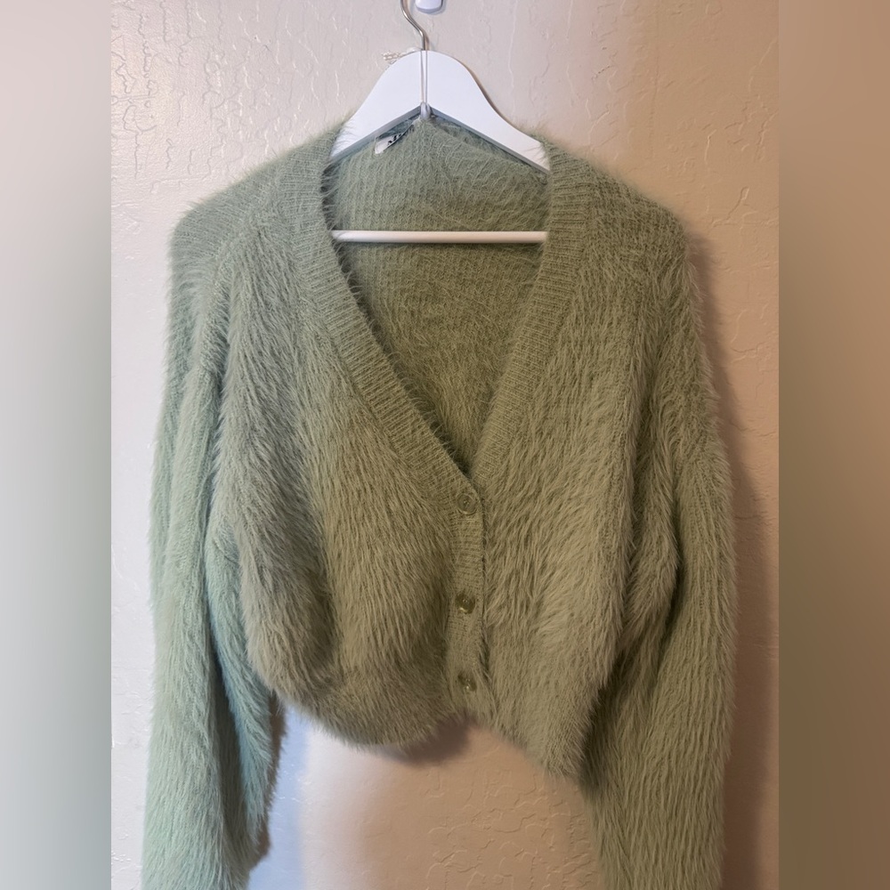 CUTE GREEN Tiger Mist Fuzzy Cardigan Sweater! Great condition Size M
